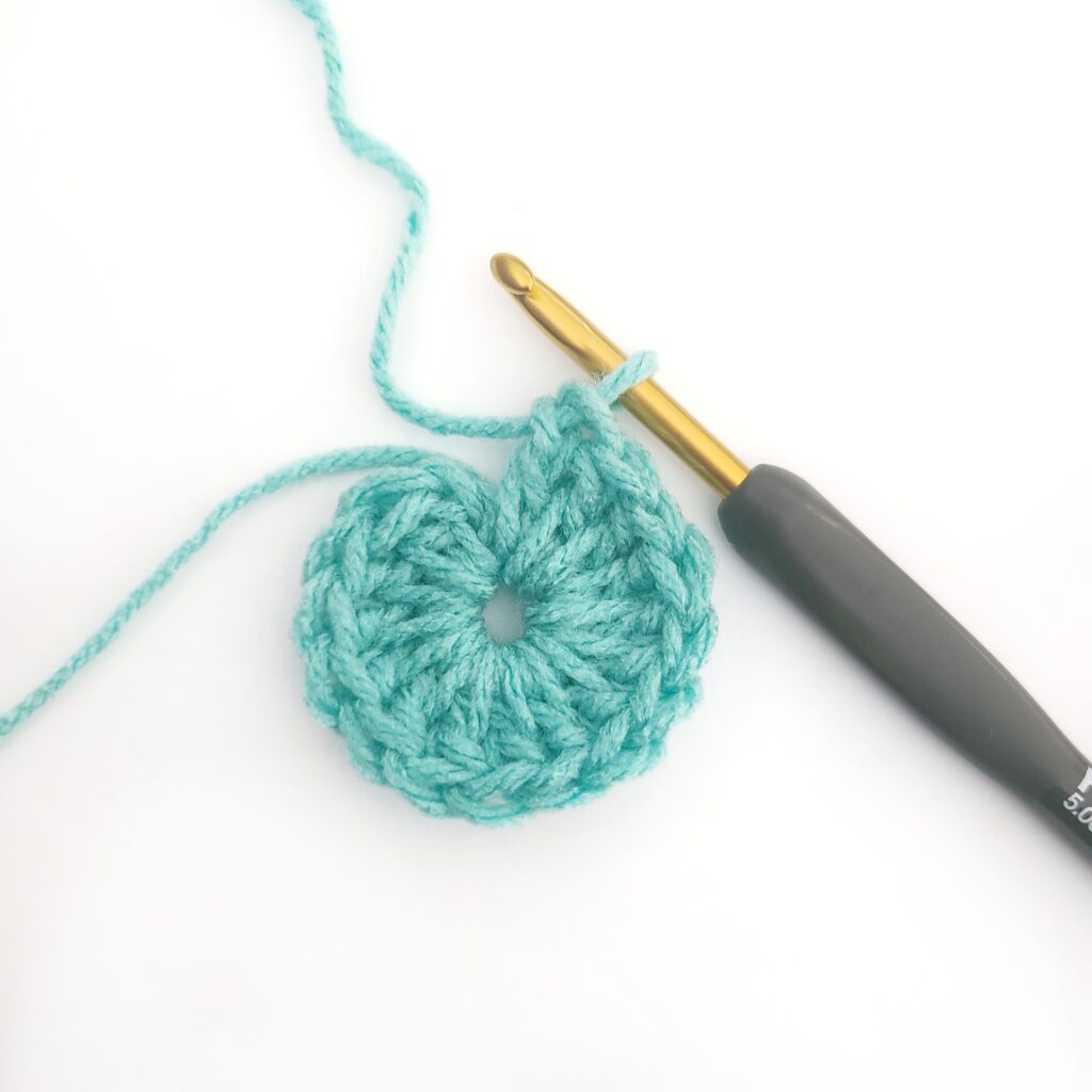 Unique Solid Granny Square - This is Crochet