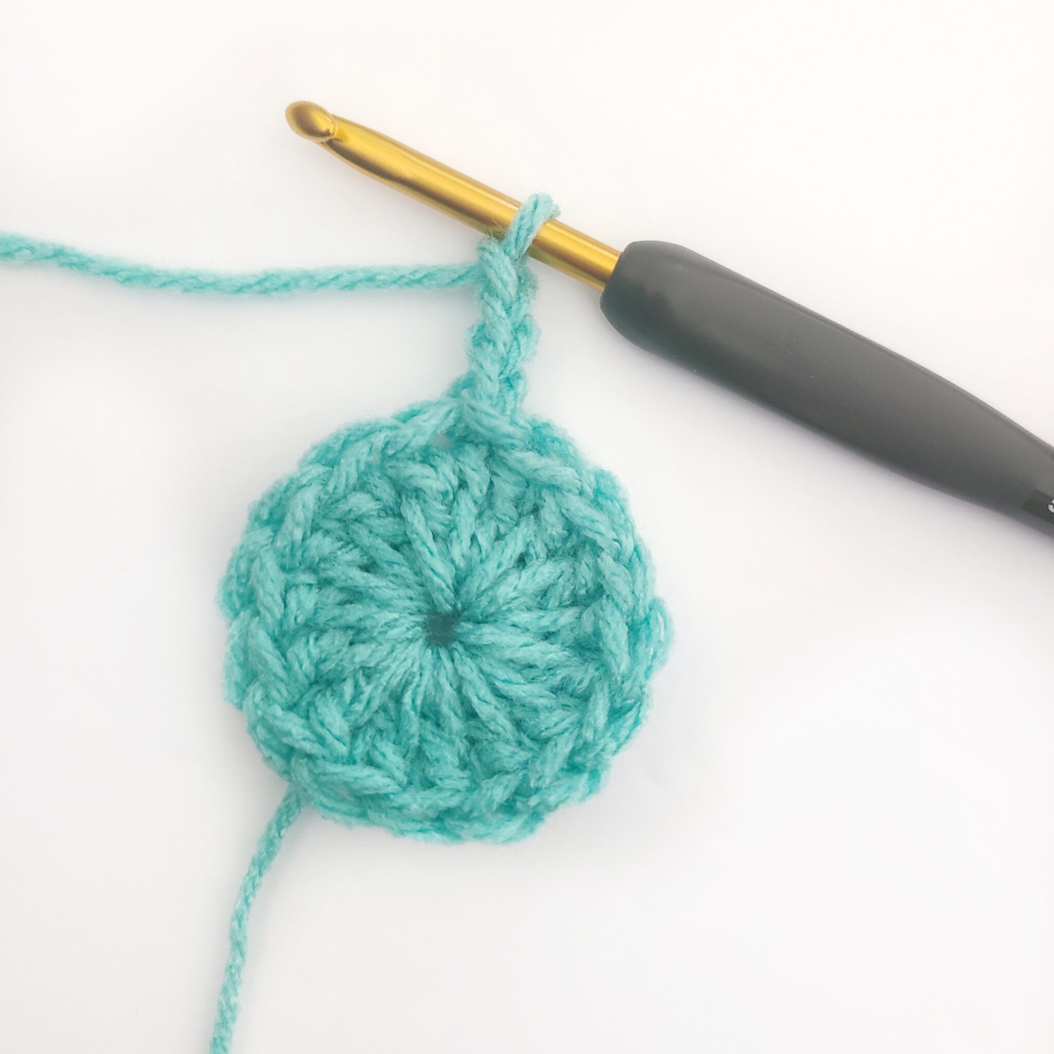 Unique Solid Granny Square - This is Crochet